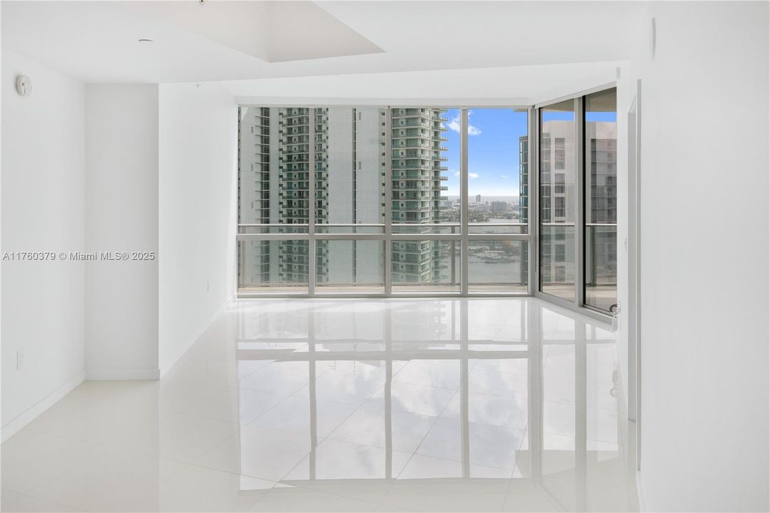 En Venta: $1,349,000 (2 camas, 3 baños, 1560 Pies cuadrados)