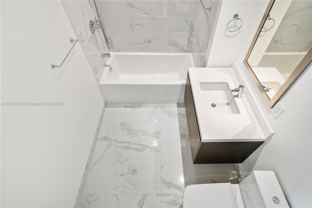 En Venta: $1,349,000 (2 camas, 3 baños, 1560 Pies cuadrados)