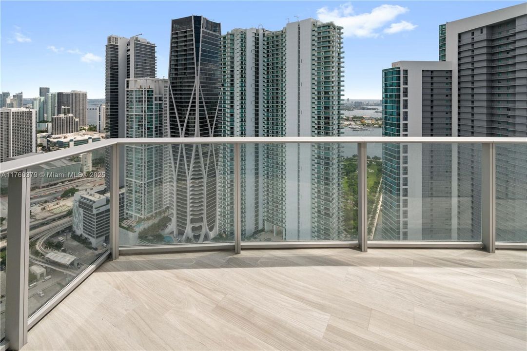 En Venta: $1,349,000 (2 camas, 3 baños, 1560 Pies cuadrados)