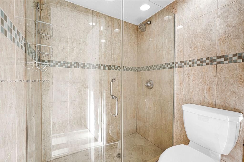 Vendido Recientemente: $599,000 (2 camas, 2 baños, 1484 Pies cuadrados)