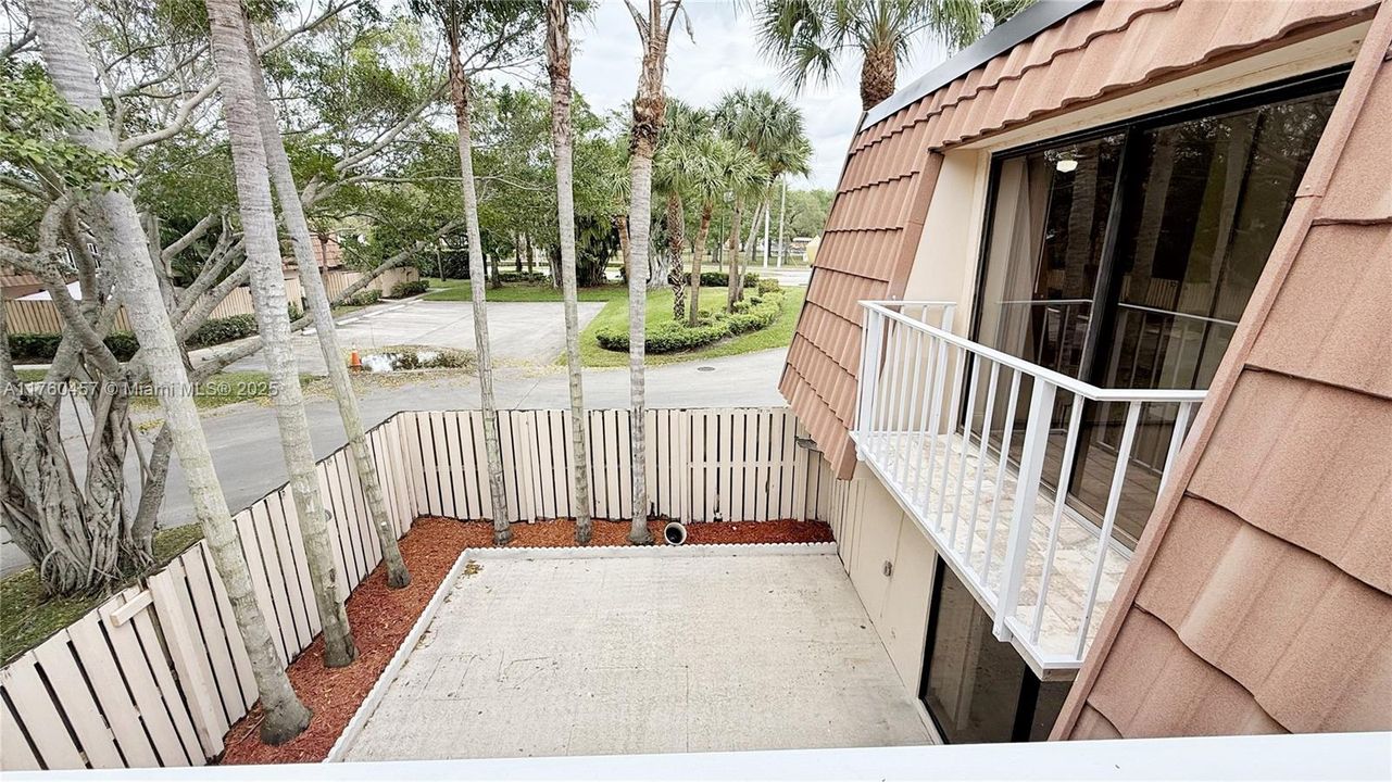 Recently Rented: $2,500 (2 beds, 2 baths, 1318 Square Feet)