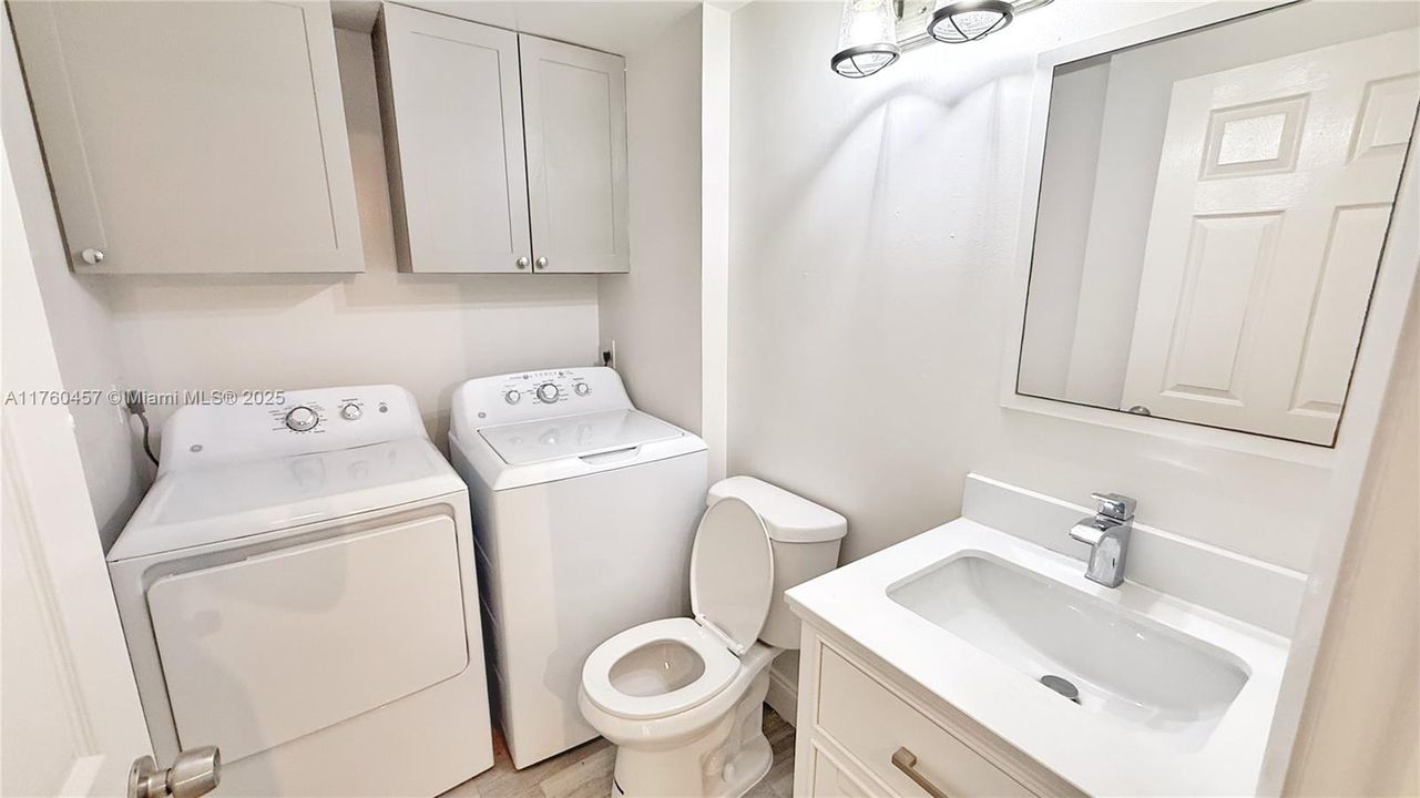 Recently Rented: $2,500 (2 beds, 2 baths, 1318 Square Feet)