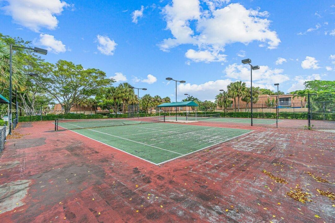 Recently Rented: $2,500 (2 beds, 2 baths, 1318 Square Feet)