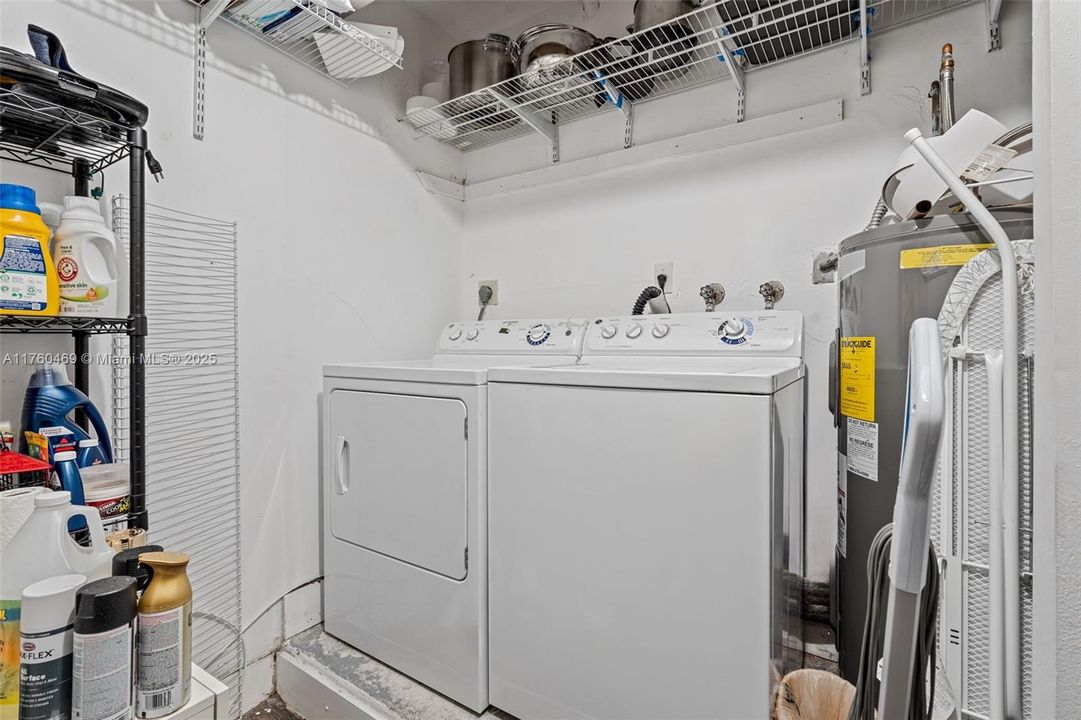 合同活跃: $565,000 (3 贝兹, 2 浴室, 1807 平方英尺)