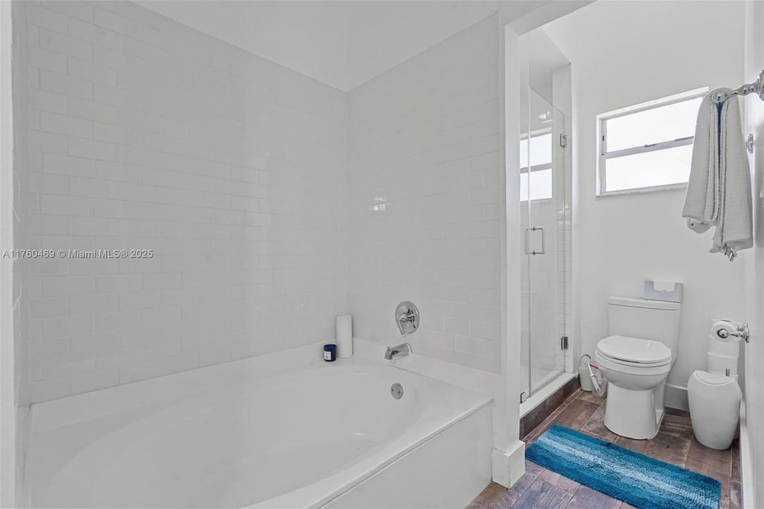 合同活跃: $565,000 (3 贝兹, 2 浴室, 1807 平方英尺)