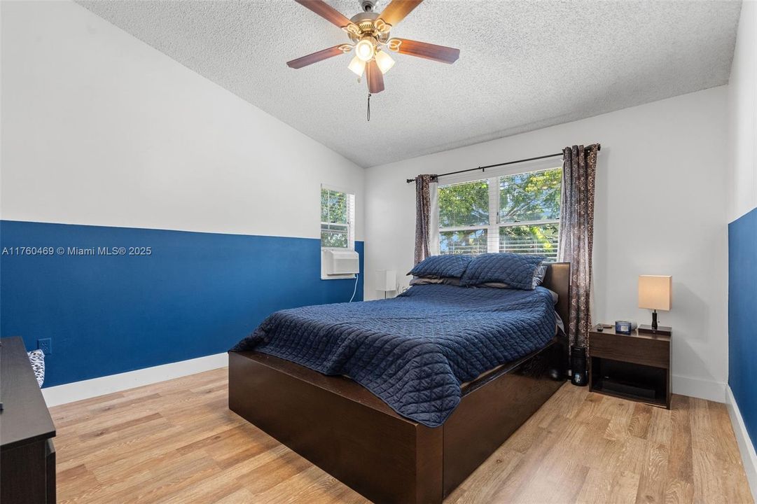 合同活跃: $565,000 (3 贝兹, 2 浴室, 1807 平方英尺)