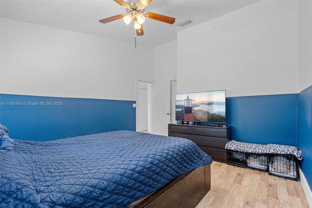 合同活跃: $565,000 (3 贝兹, 2 浴室, 1807 平方英尺)