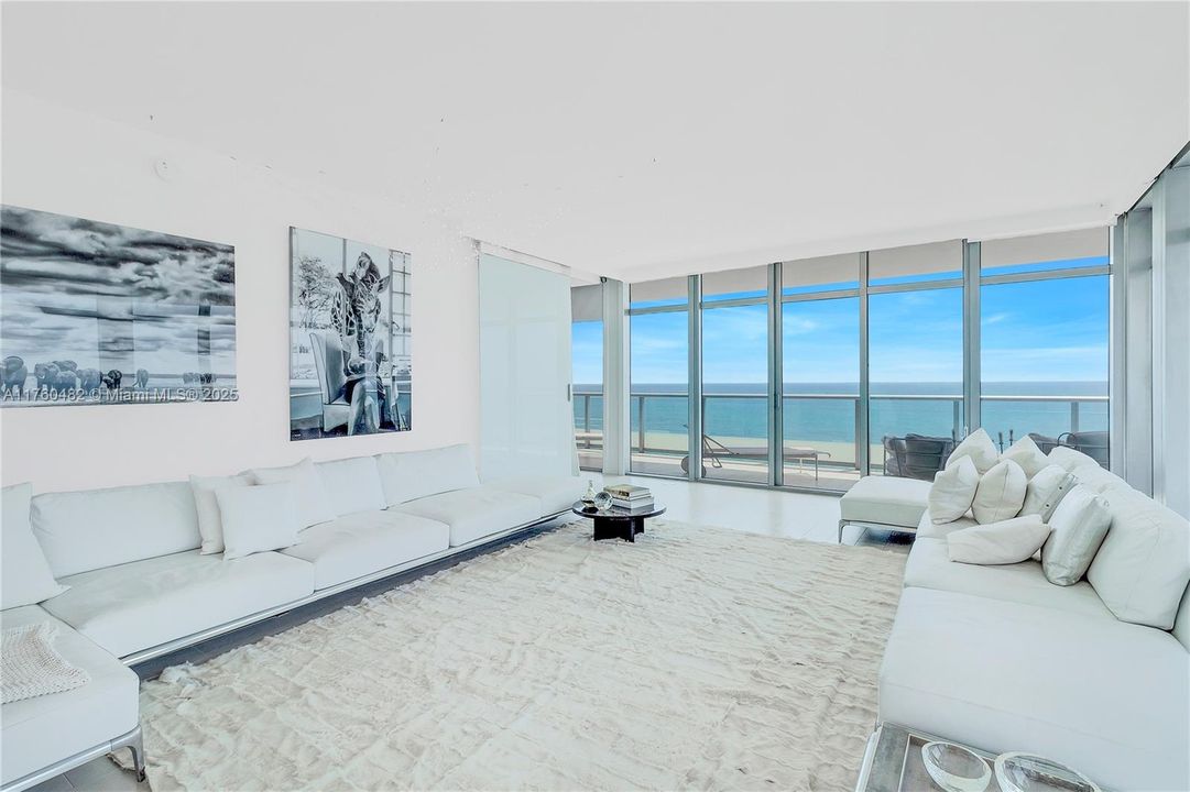 Recently Sold: $5,950,000 (3 beds, 3 baths, 2326 Square Feet)