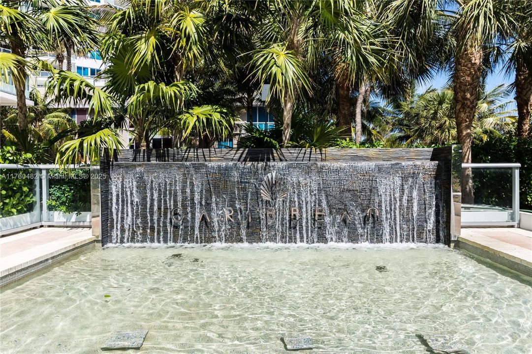 Recently Sold: $5,950,000 (3 beds, 3 baths, 2326 Square Feet)