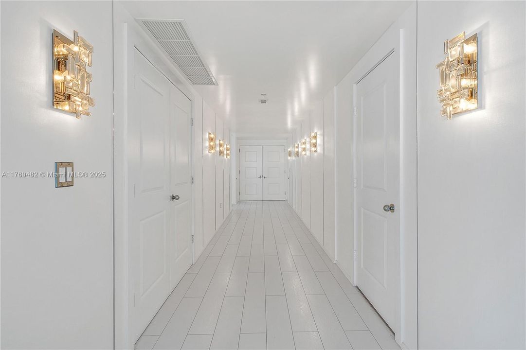 Recently Sold: $5,950,000 (3 beds, 3 baths, 2326 Square Feet)