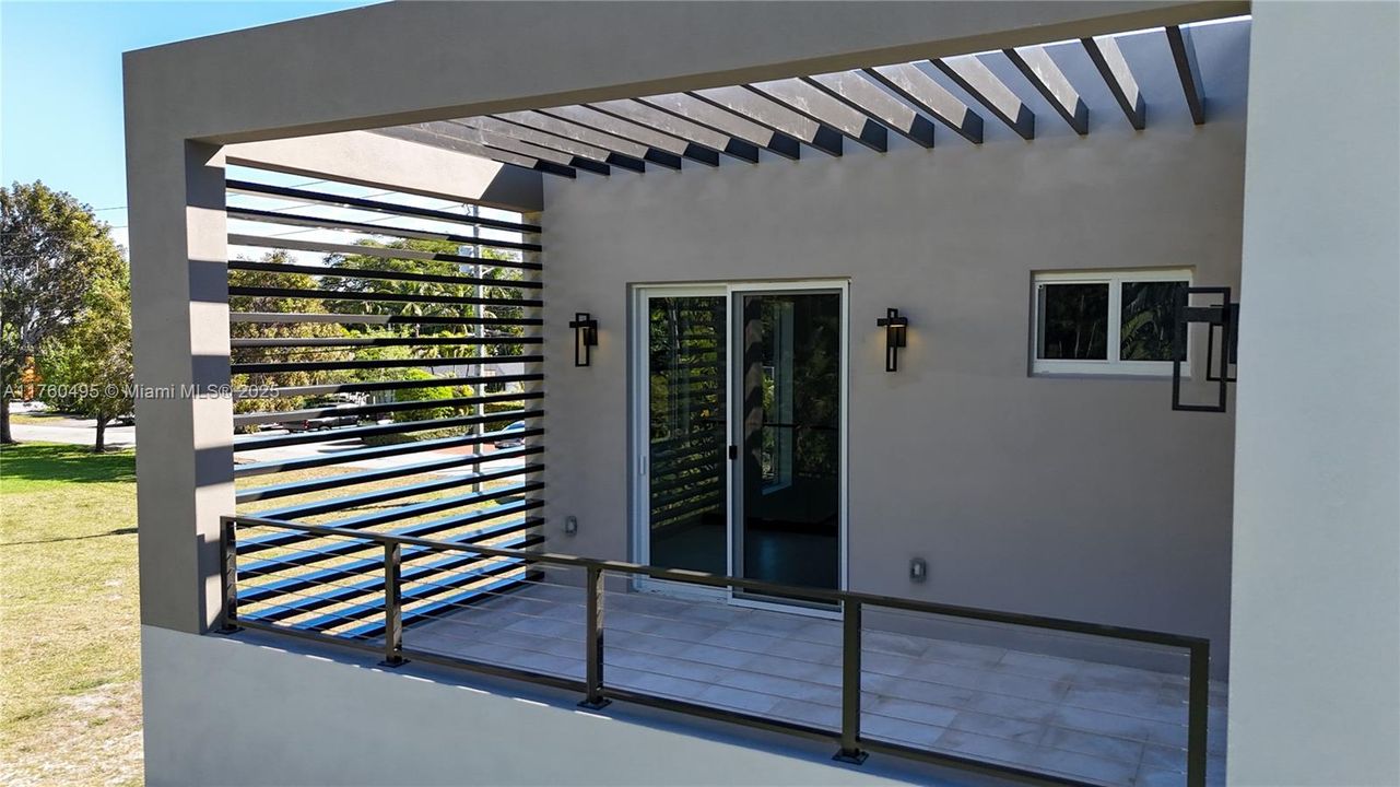 Recently Rented: $12,950 (4 beds, 5 baths, 2800 Square Feet)