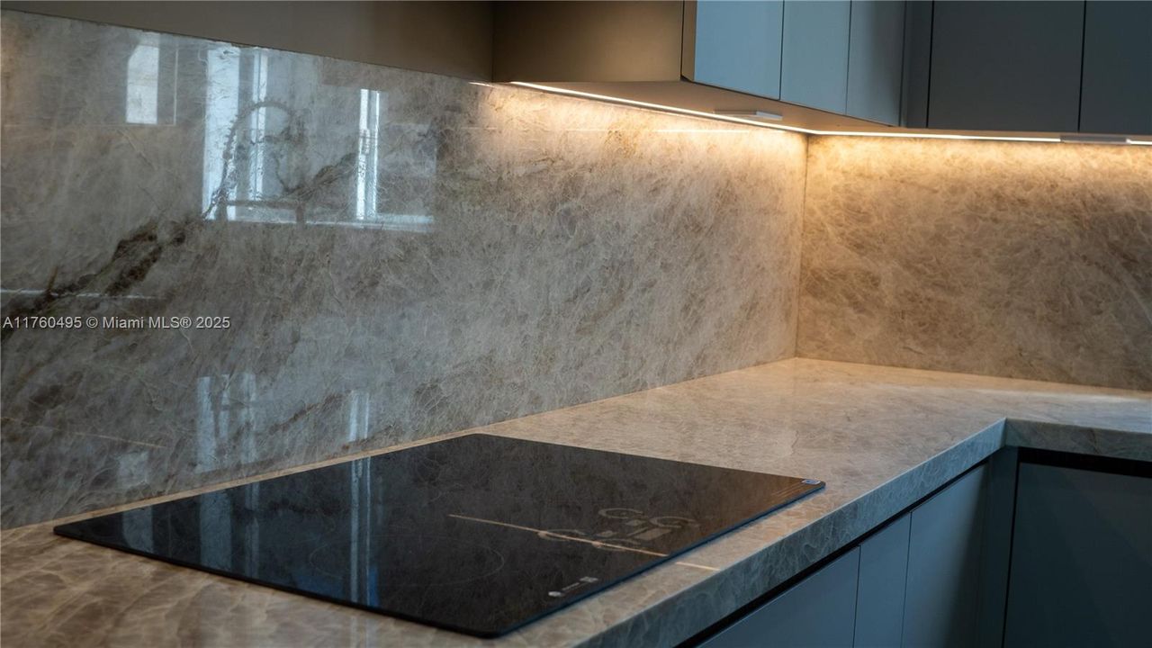 Recently Rented: $12,950 (4 beds, 5 baths, 2800 Square Feet)