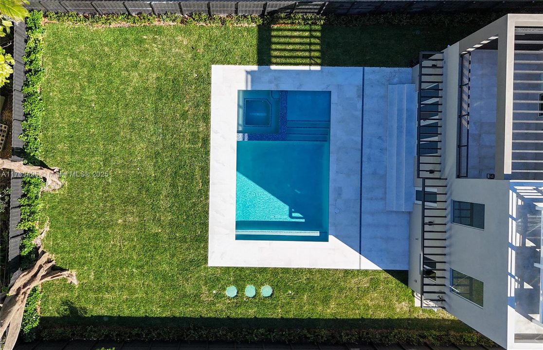 Recently Rented: $12,950 (4 beds, 5 baths, 2800 Square Feet)