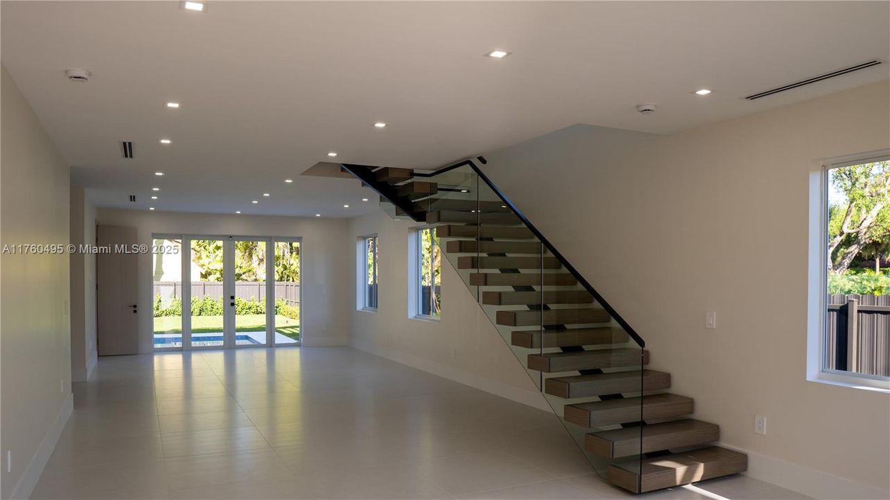 Recently Rented: $12,950 (4 beds, 5 baths, 2800 Square Feet)