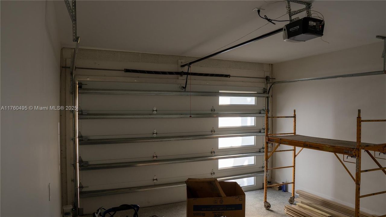 Recently Rented: $12,950 (4 beds, 5 baths, 2800 Square Feet)