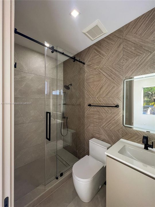 Recently Rented: $12,950 (4 beds, 5 baths, 2800 Square Feet)