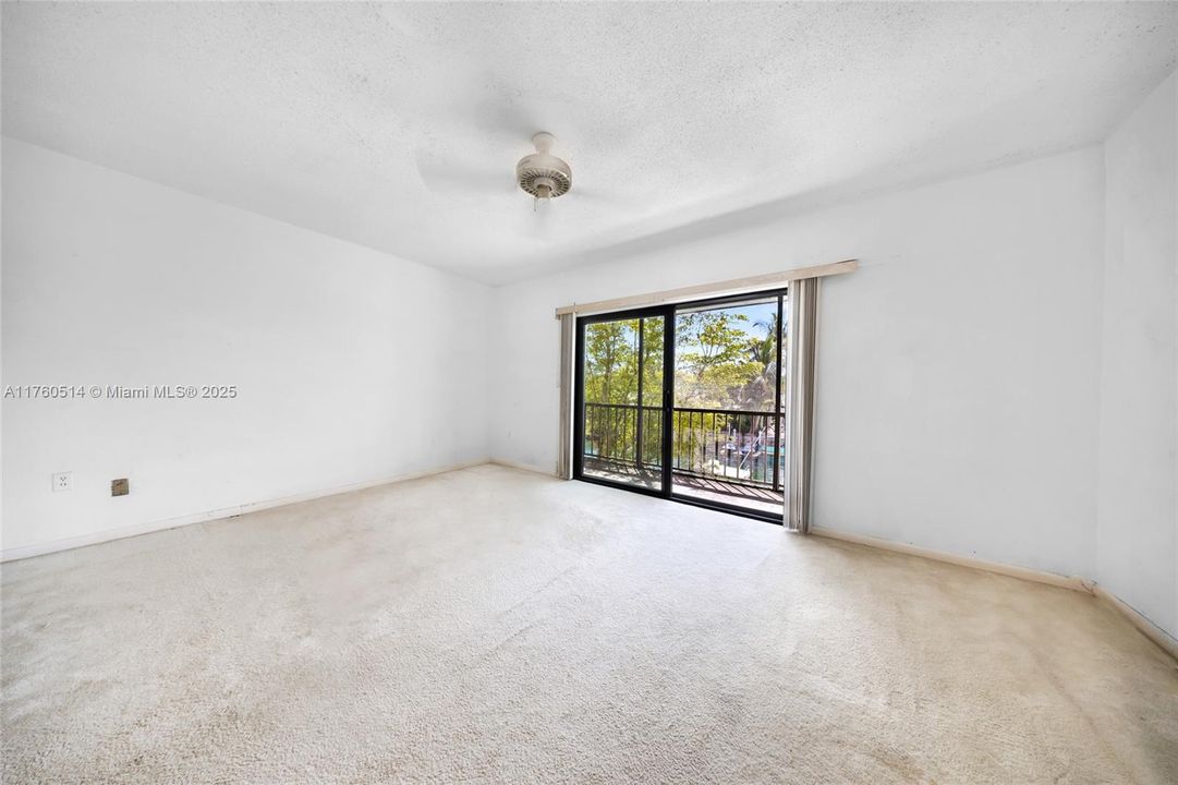 Vendido Recientemente: $549,900 (2 camas, 2 baños, 1728 Pies cuadrados)