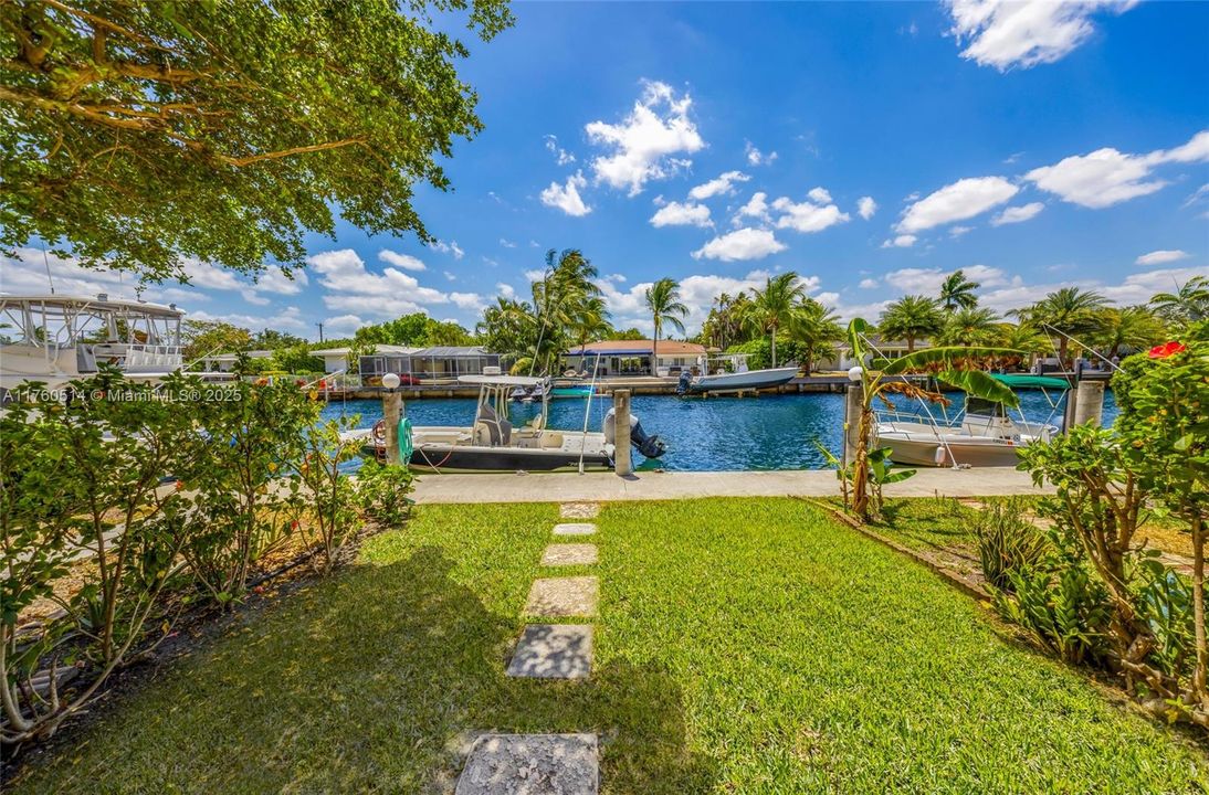 Vendido Recientemente: $549,900 (2 camas, 2 baños, 1728 Pies cuadrados)