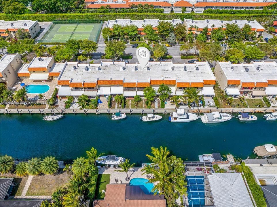 Vendido Recientemente: $549,900 (2 camas, 2 baños, 1728 Pies cuadrados)