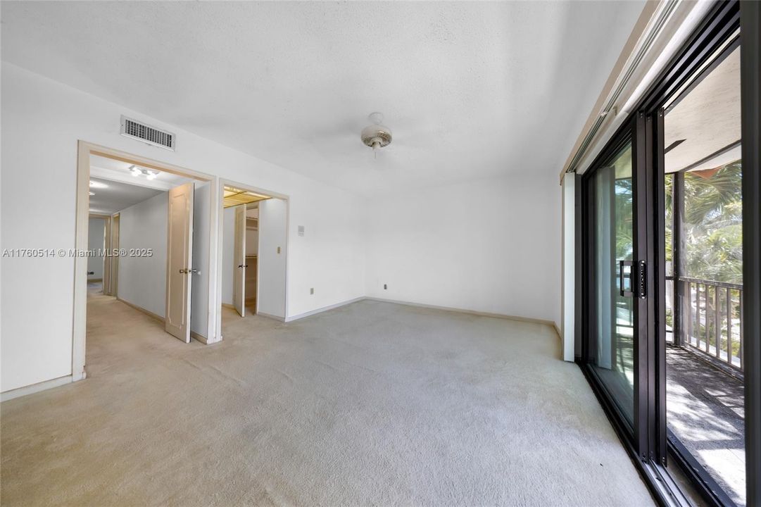 Vendido Recientemente: $549,900 (2 camas, 2 baños, 1728 Pies cuadrados)