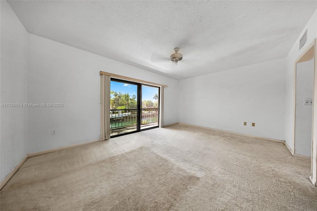 Vendido Recientemente: $549,900 (2 camas, 2 baños, 1728 Pies cuadrados)