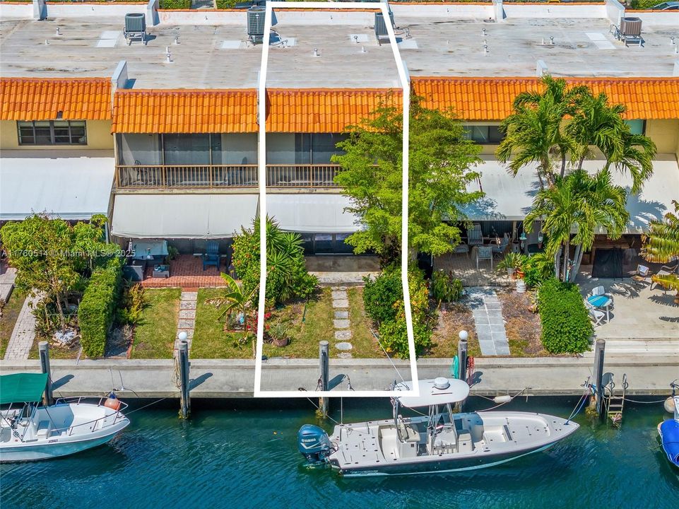 Vendido Recientemente: $549,900 (2 camas, 2 baños, 1728 Pies cuadrados)