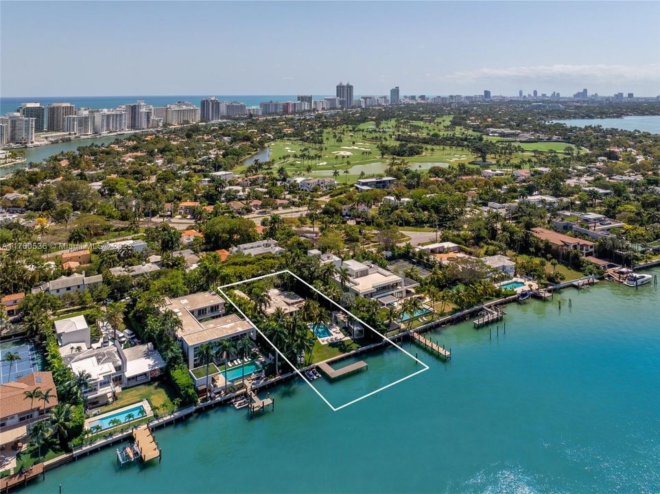 На продажу: $29,500,000 (4 спален, 4 ванн, 4494 Квадратных фут)