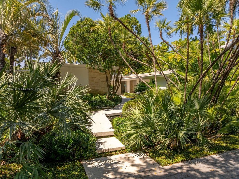 На продажу: $29,500,000 (4 спален, 4 ванн, 4494 Квадратных фут)