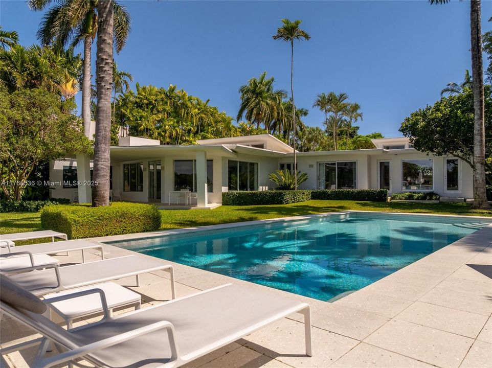 На продажу: $29,500,000 (4 спален, 4 ванн, 4494 Квадратных фут)