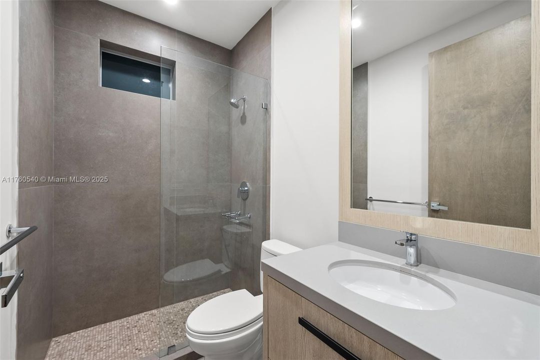 Downstairs bedroom bathroom 5