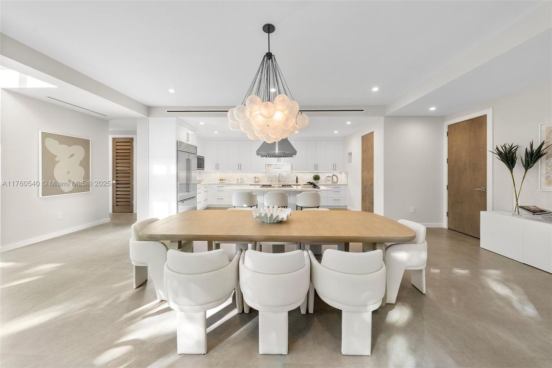 Recently Sold: $5,350,000 (5 beds, 5 baths, 4070 Square Feet)