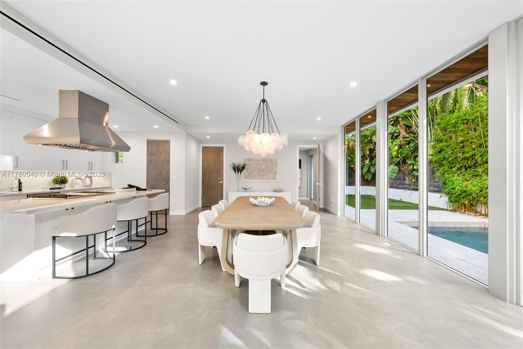 Recently Sold: $5,350,000 (5 beds, 5 baths, 4070 Square Feet)