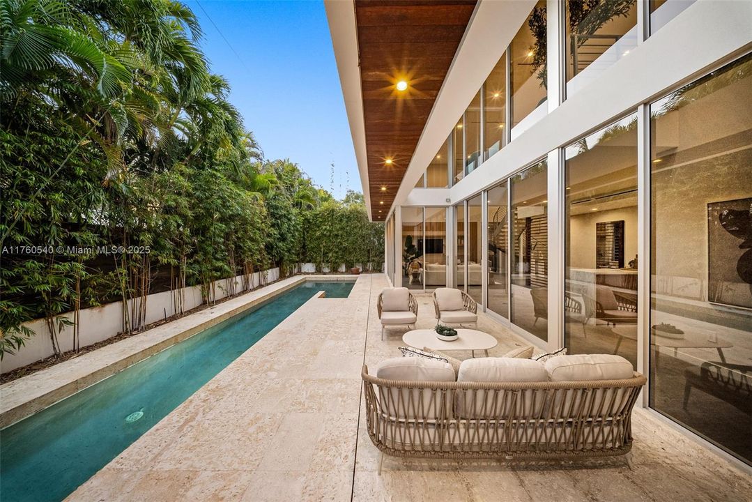 Recently Sold: $5,350,000 (5 beds, 5 baths, 4070 Square Feet)