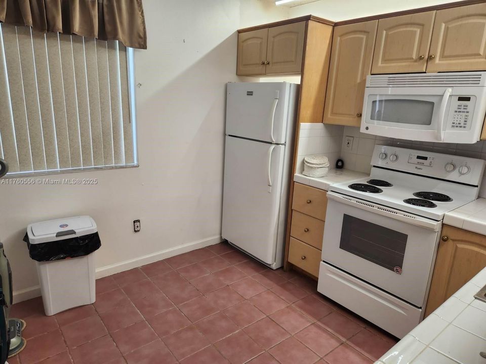 最近租的: $1,900 (2 贝兹, 1 浴室, 863 平方英尺)