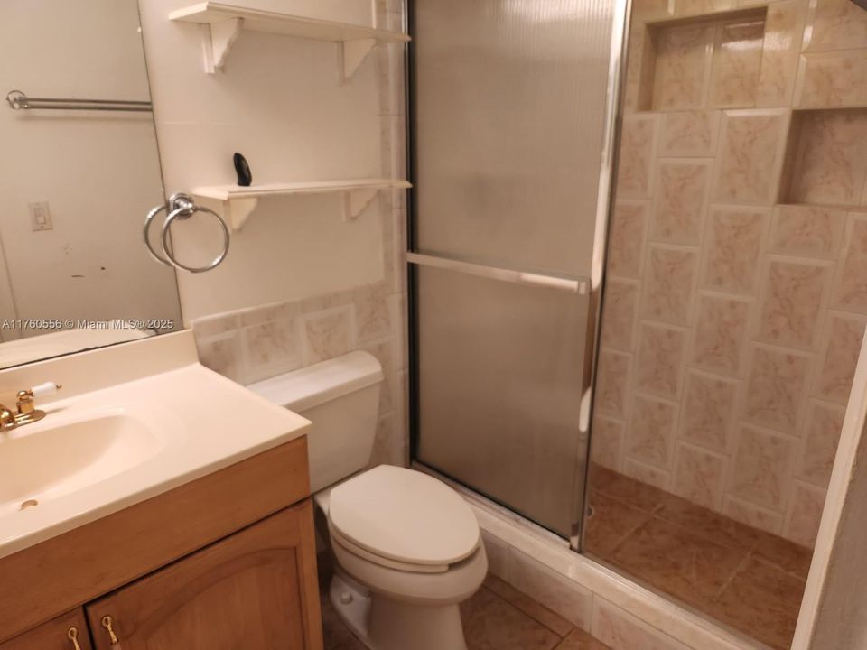 最近租的: $1,900 (2 贝兹, 1 浴室, 863 平方英尺)