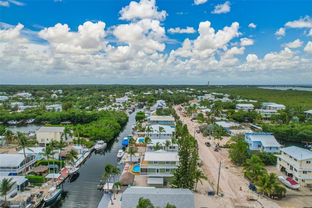 Recently Sold: $1,695,000 (3 beds, 2 baths, 1680 Square Feet)