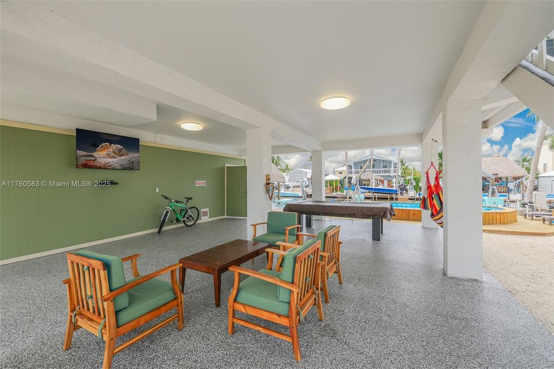 Recently Sold: $1,695,000 (3 beds, 2 baths, 1680 Square Feet)