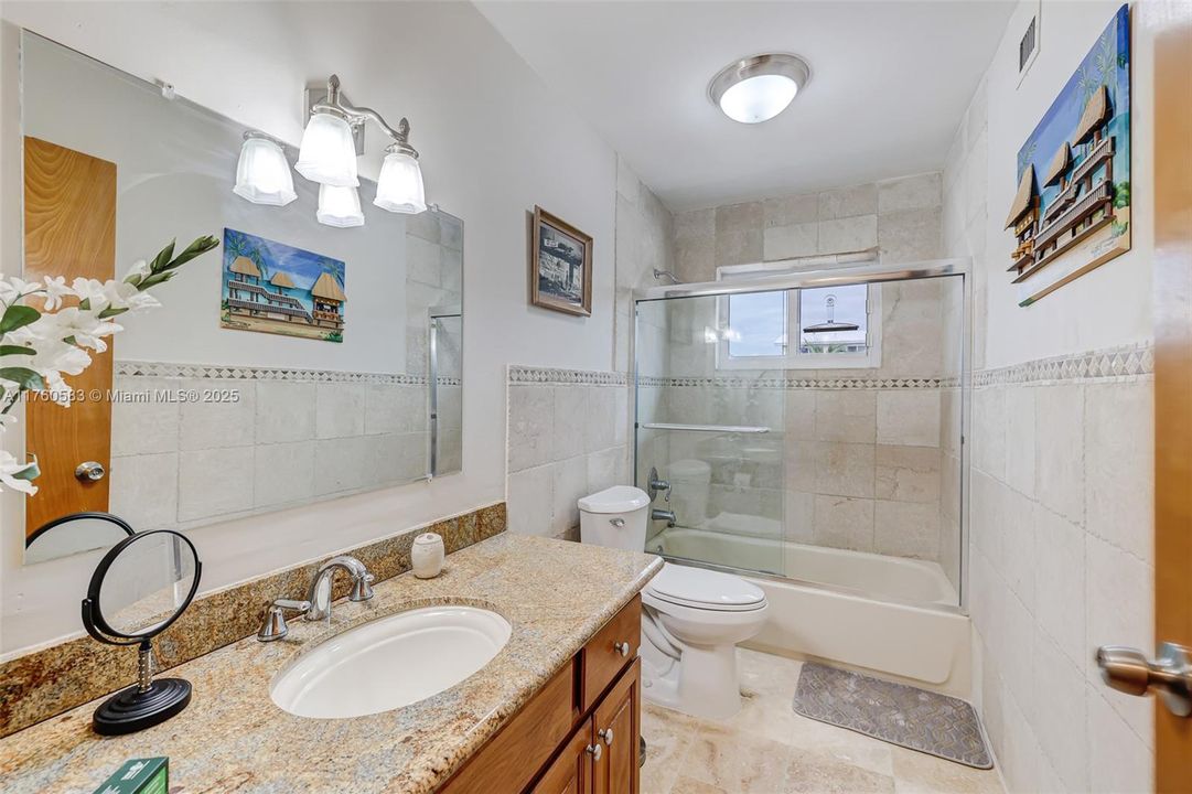 Recently Sold: $1,695,000 (3 beds, 2 baths, 1680 Square Feet)