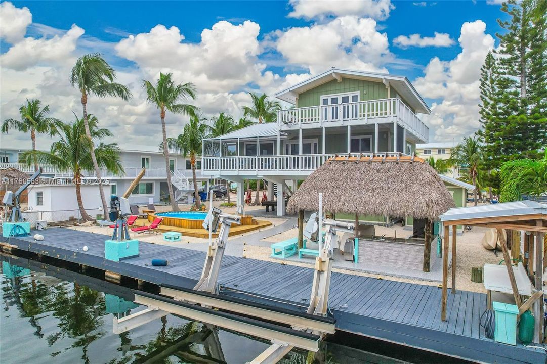 Recently Sold: $1,695,000 (3 beds, 2 baths, 1680 Square Feet)