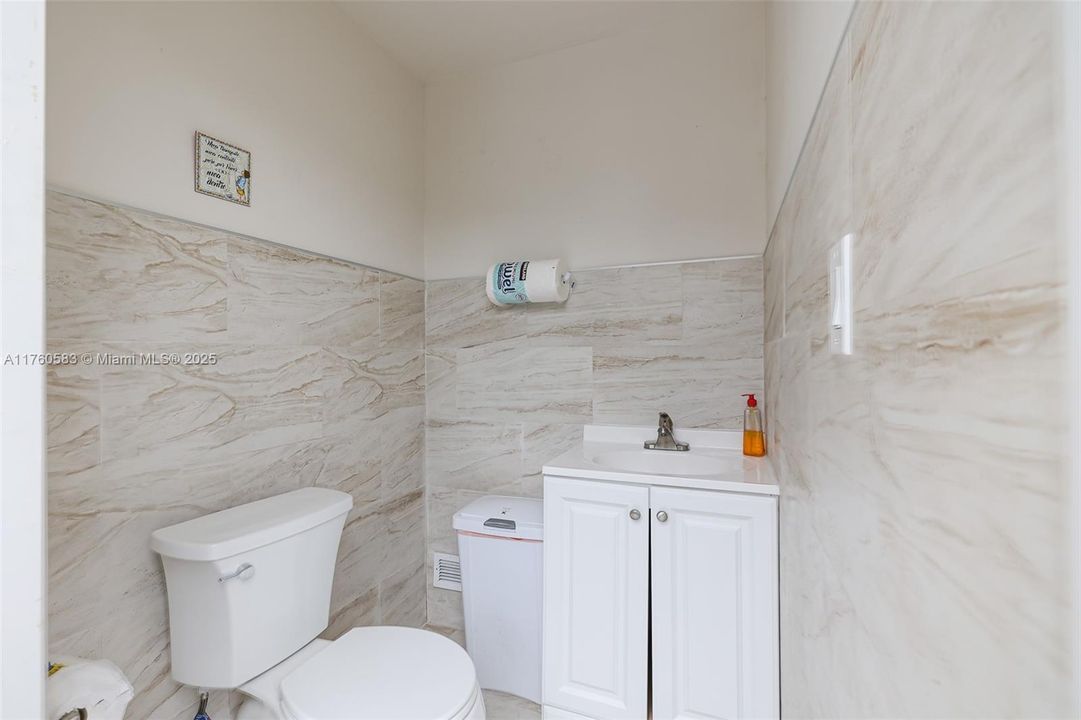 Recently Sold: $1,695,000 (3 beds, 2 baths, 1680 Square Feet)