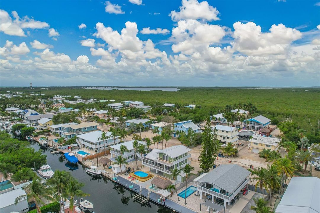 Recently Sold: $1,695,000 (3 beds, 2 baths, 1680 Square Feet)