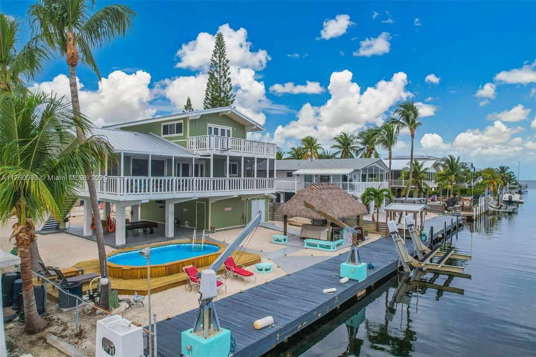 Recently Sold: $1,695,000 (3 beds, 2 baths, 1680 Square Feet)