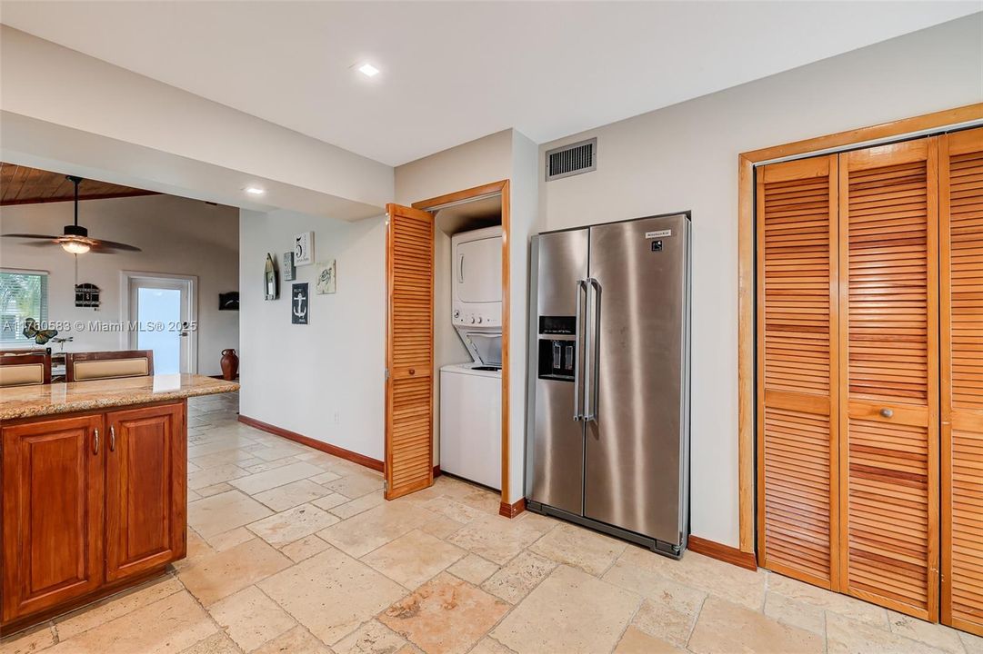 Recently Sold: $1,695,000 (3 beds, 2 baths, 1680 Square Feet)