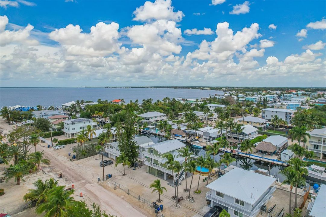 Recently Sold: $1,695,000 (3 beds, 2 baths, 1680 Square Feet)