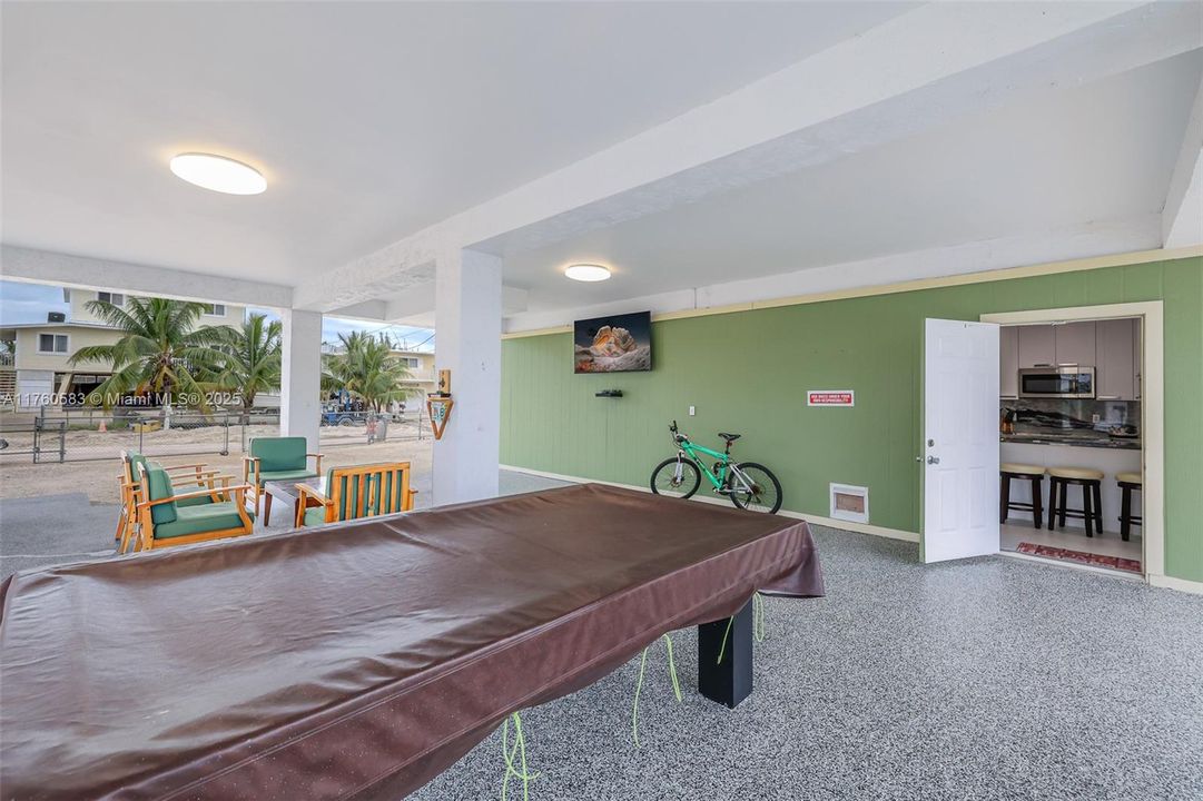 Recently Sold: $1,695,000 (3 beds, 2 baths, 1680 Square Feet)