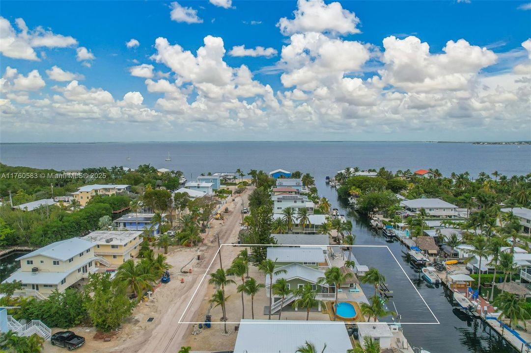 Recently Sold: $1,695,000 (3 beds, 2 baths, 1680 Square Feet)