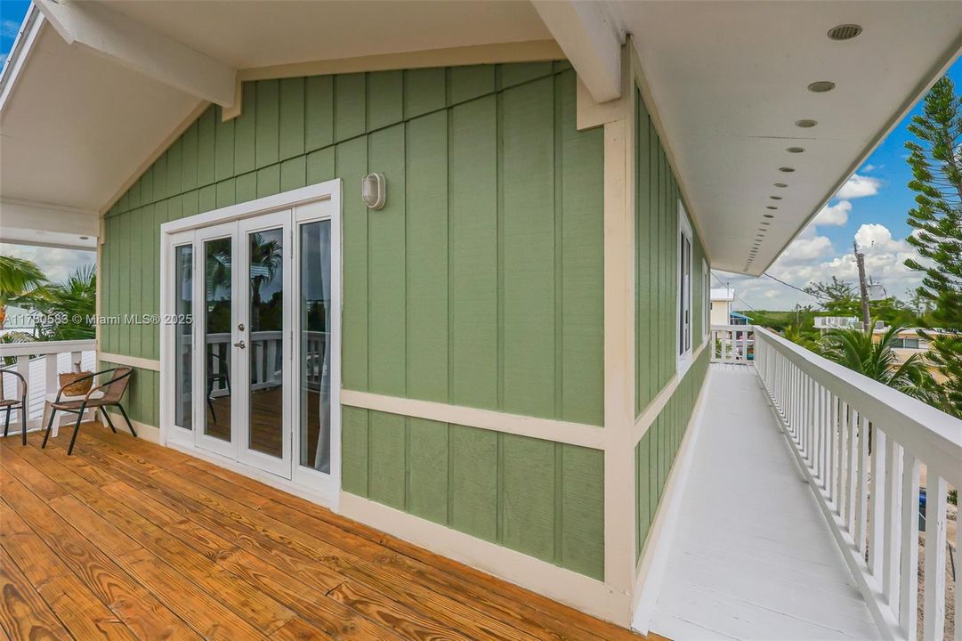 Recently Sold: $1,695,000 (3 beds, 2 baths, 1680 Square Feet)