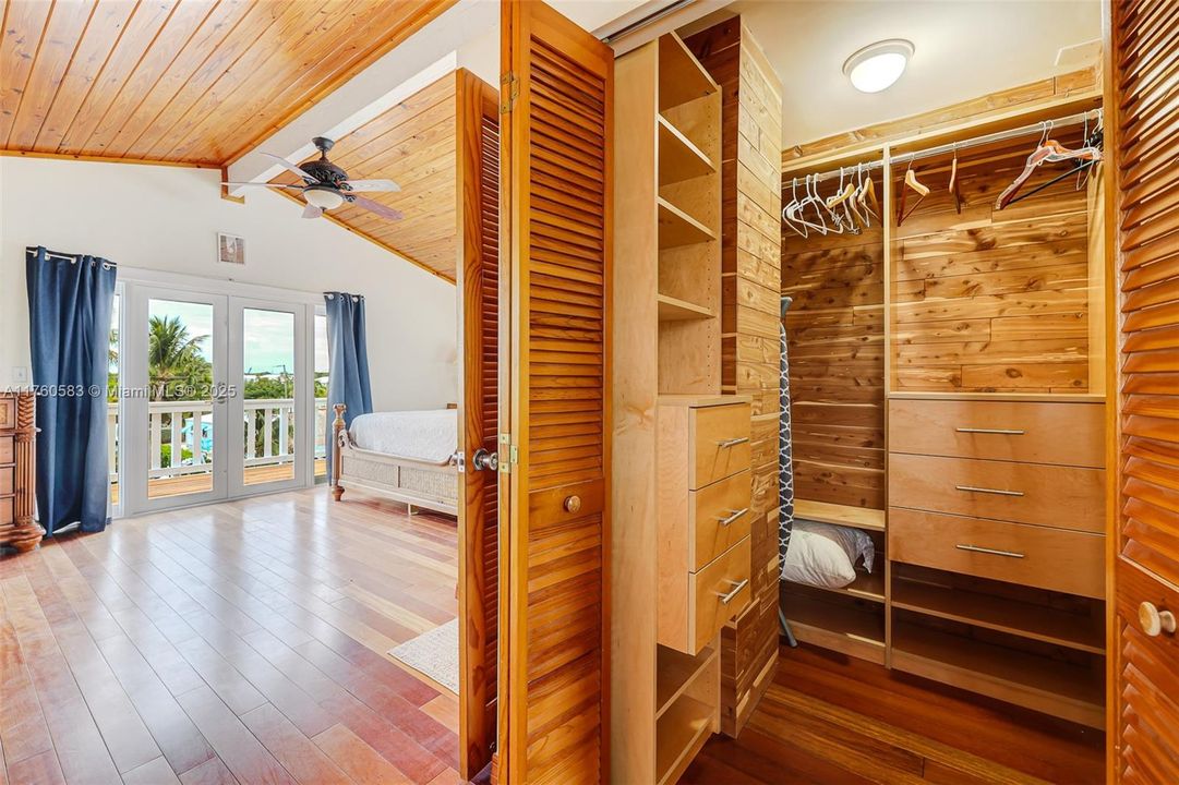 Recently Sold: $1,695,000 (3 beds, 2 baths, 1680 Square Feet)