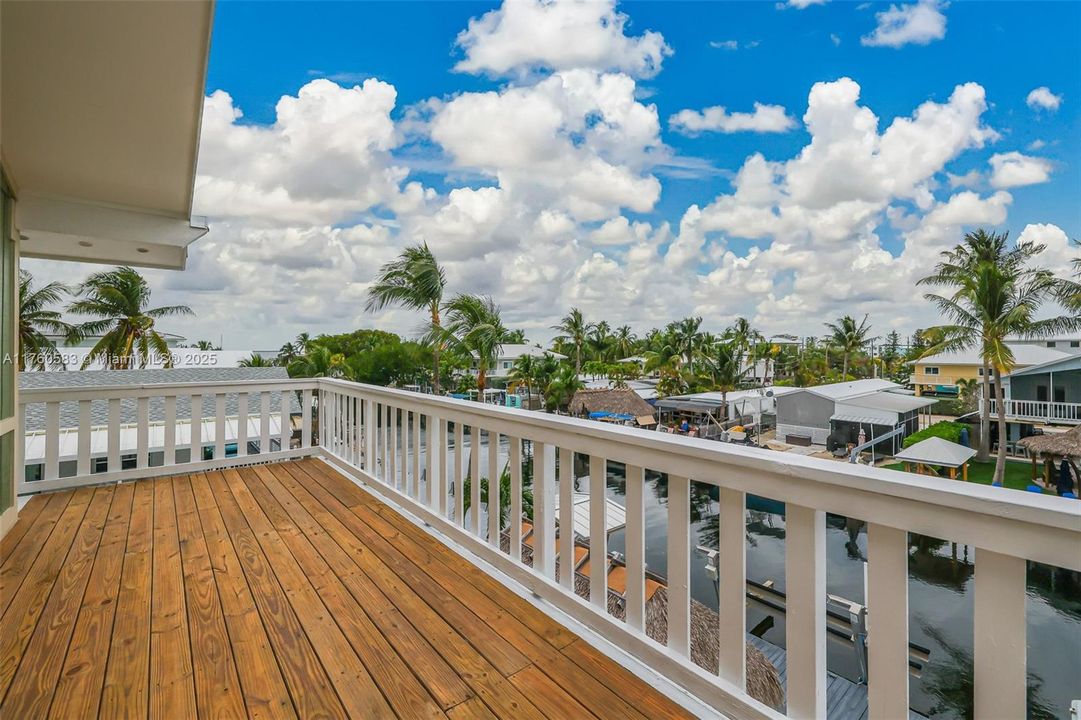 Recently Sold: $1,695,000 (3 beds, 2 baths, 1680 Square Feet)