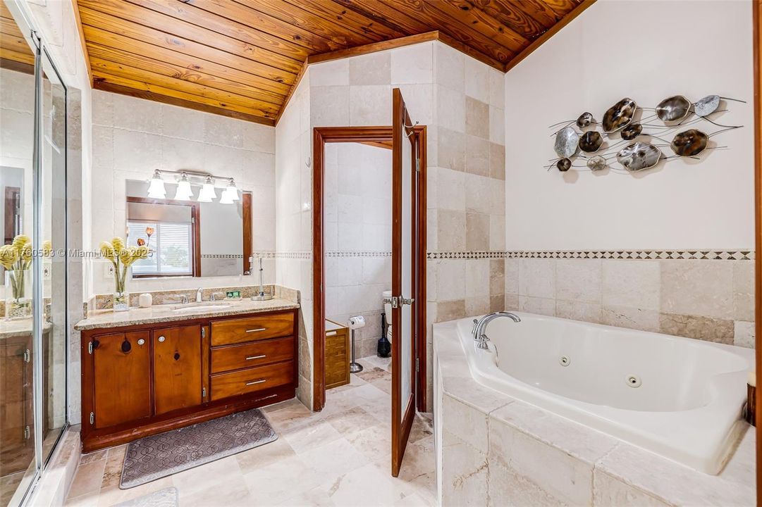 Recently Sold: $1,695,000 (3 beds, 2 baths, 1680 Square Feet)